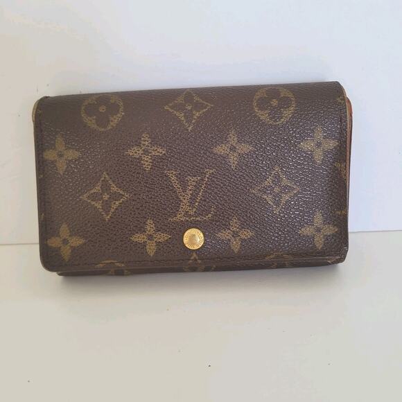 Louis Vuitton Handbags - Louis Vuitton Portefeuille Tresor Bifold Wallet Medium Monogram Brown Made USA